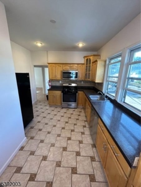 Building Photo - 466 Cortlandt St Unit 2