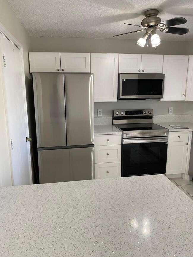 Photo - 2217 Discovery Cir W