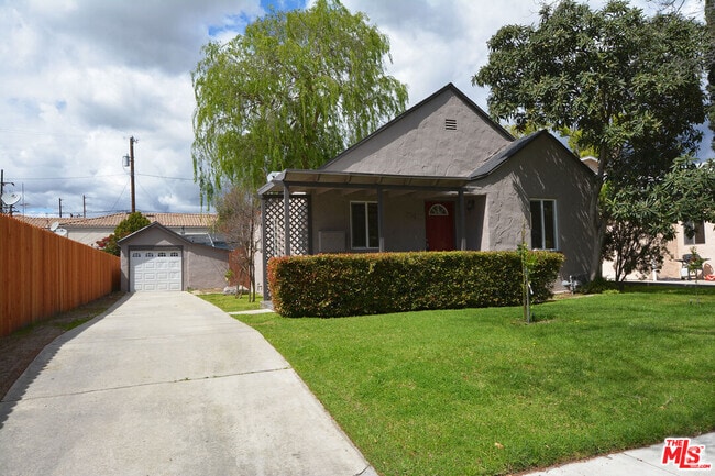Building Photo - 179 W Spazier Ave Rental