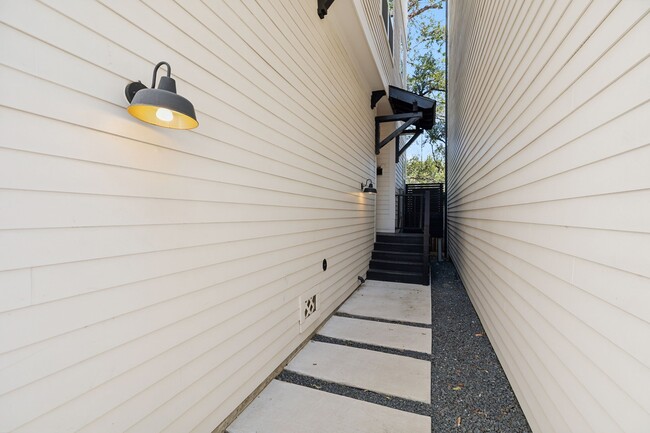 Photo - 1413 W 23rd St