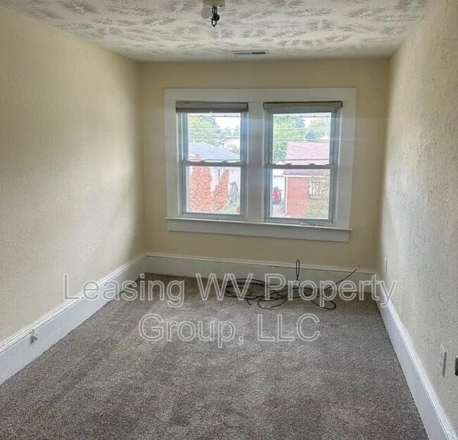 Photo - 409 High School Ave