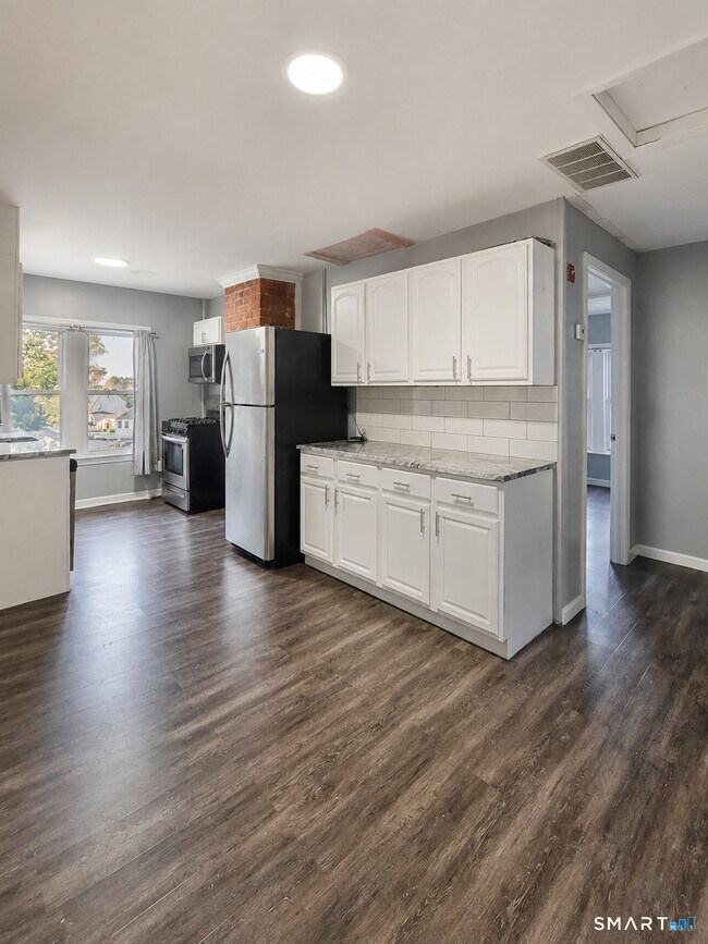 158 Chapel St Unit 3