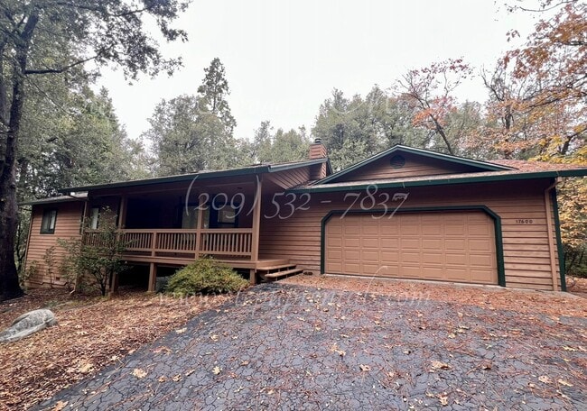 Building Photo - Cozy and Charming 3 Bedroom 2 Bathroom in ... Rental