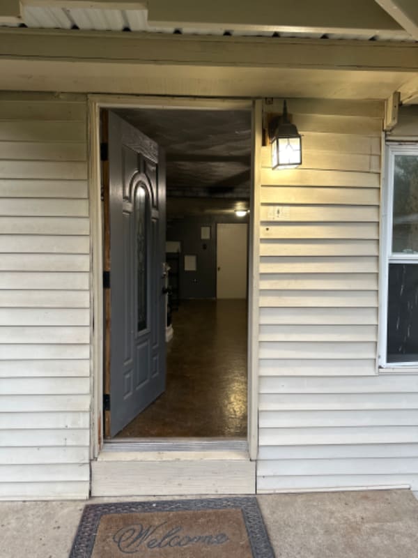 Photo - 409 W Seneca Ave