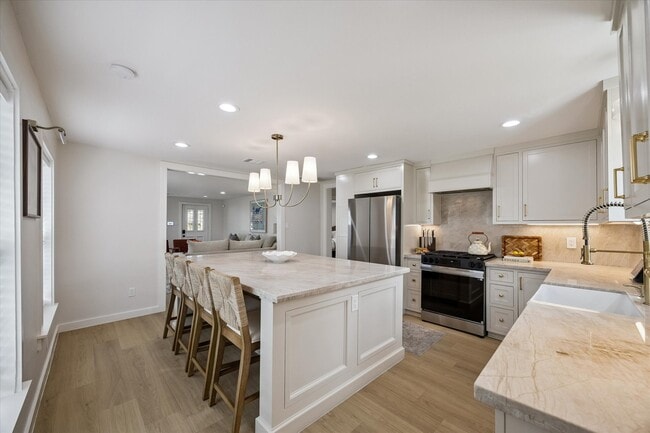 Building Photo - 1410 E 32nd 1/2 St