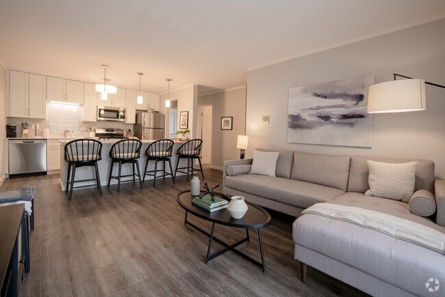 1BR, 1BA - 850SF