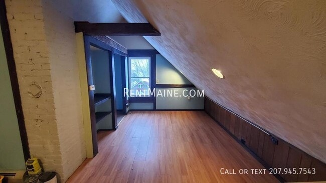 90 Clinton Ave Unit 3