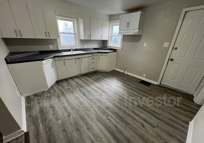 Photo - 1715 St Marys Ave
