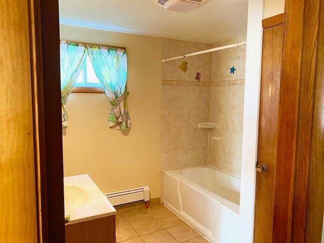 Photo - 16 Oakdale St