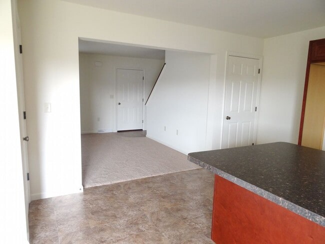 Photo - 330 Meadow View Dr