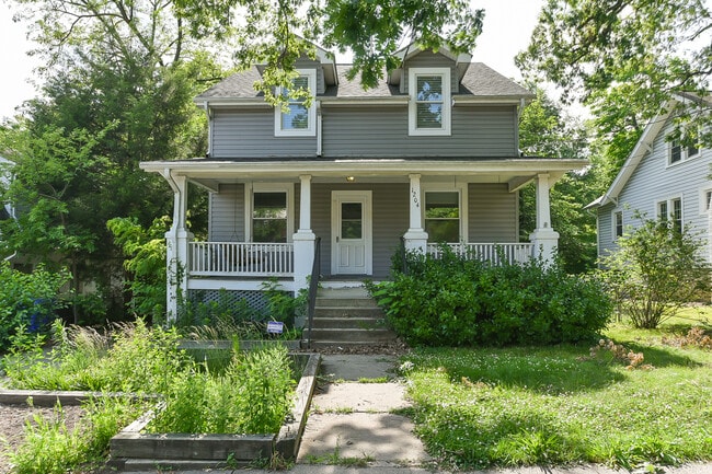 Building Photo - 1204 N Utah St