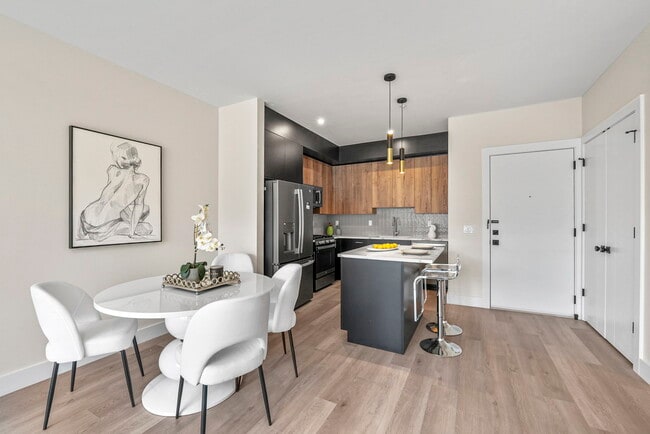 Photo - 2021 Jones Rd