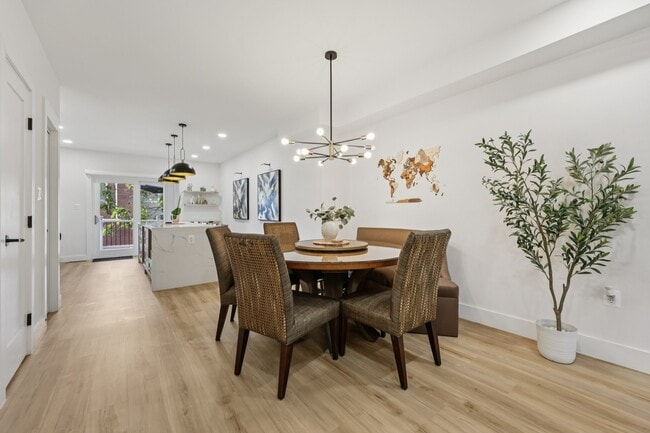 Photo - 2604 4th St NE