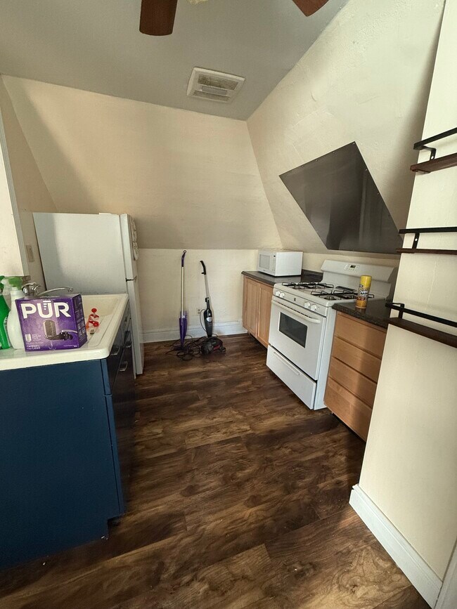 Photo - 530 Greenfield Ave