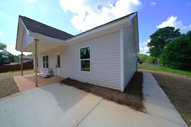 Photo - 400 Henson Cir