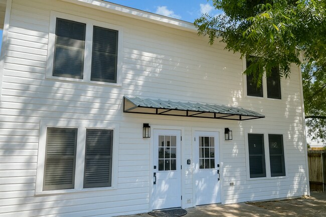 Photo - 110 E 30th St