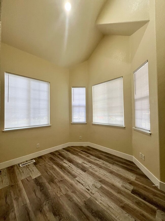 Photo - Come check out this lovely 3 bedroom 3 bath home Conveniently located near the Marlow Shopping ce...