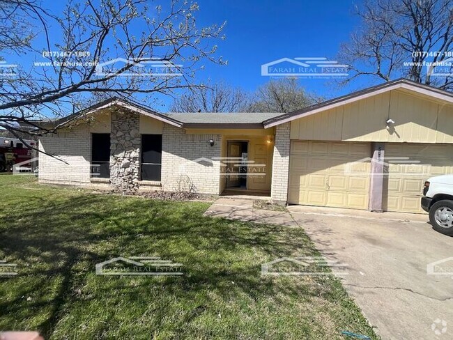 Building Photo - 3 Bedroom 2 Bathroom Home in Arlington!