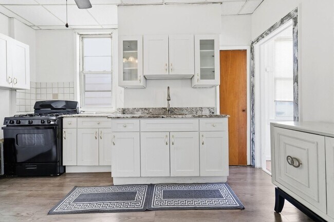 95 W 15th St