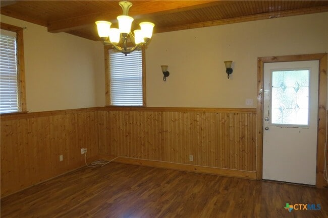 Photo - 202 S Mesquite St