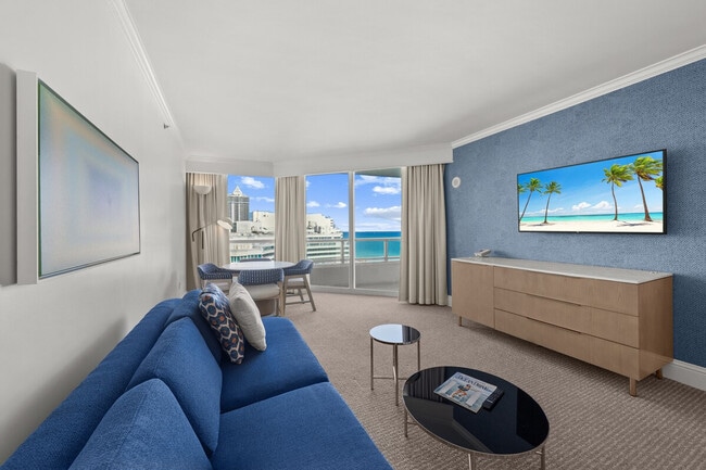 Building Photo - 4441 Collins Ave