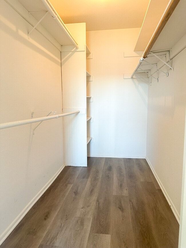 Photo - Woodman Oaks Apartments