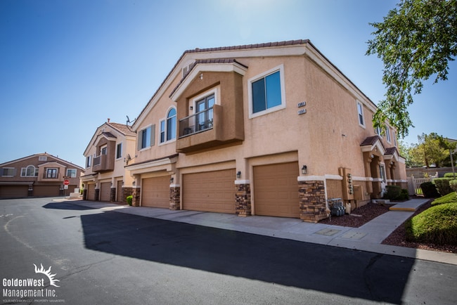 Beautiful Two-Story 3Bdm 2.5Ba Rowhome Nes... - Beautiful Two-Story 3Bdm 2.5Ba Rowhome Nes...