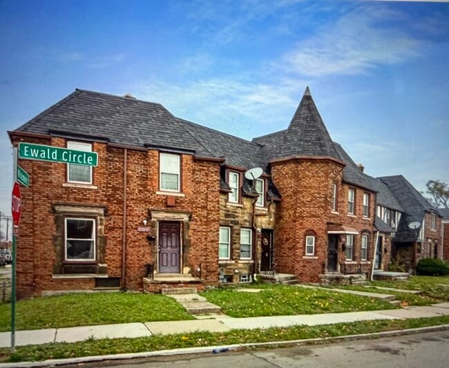Photo - 1950 Ewald Cir