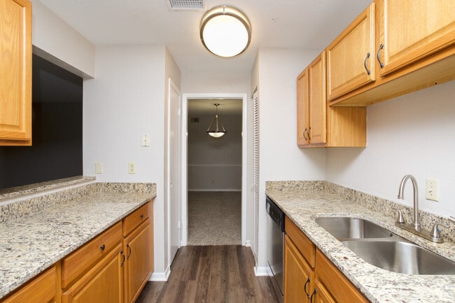 3BR, 2BA - 1300SF