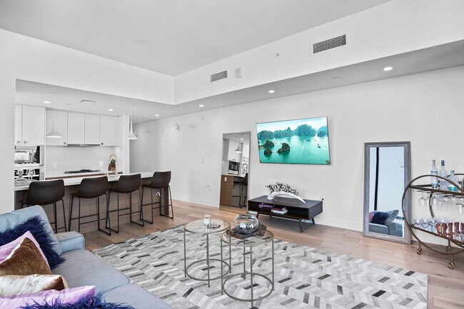 Building Photo - 70 Rainey St Unit 1409 Rental