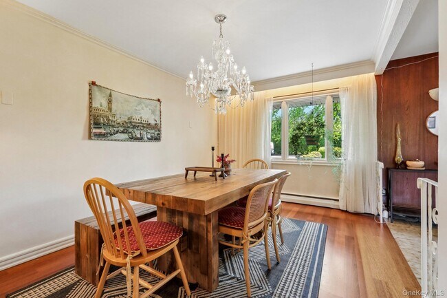 Photo - 181 Finmor Dr