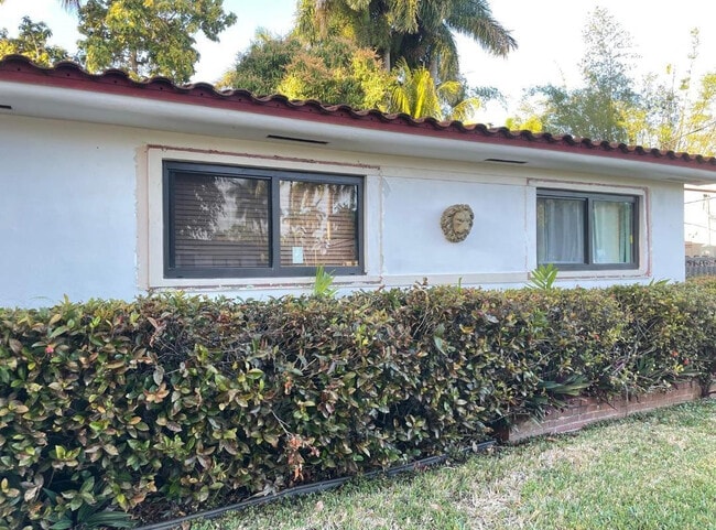 Photo - 475 NE 113th St