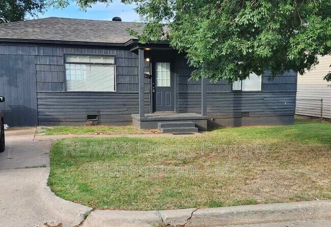 Photo - 1129 SE 17th St House
