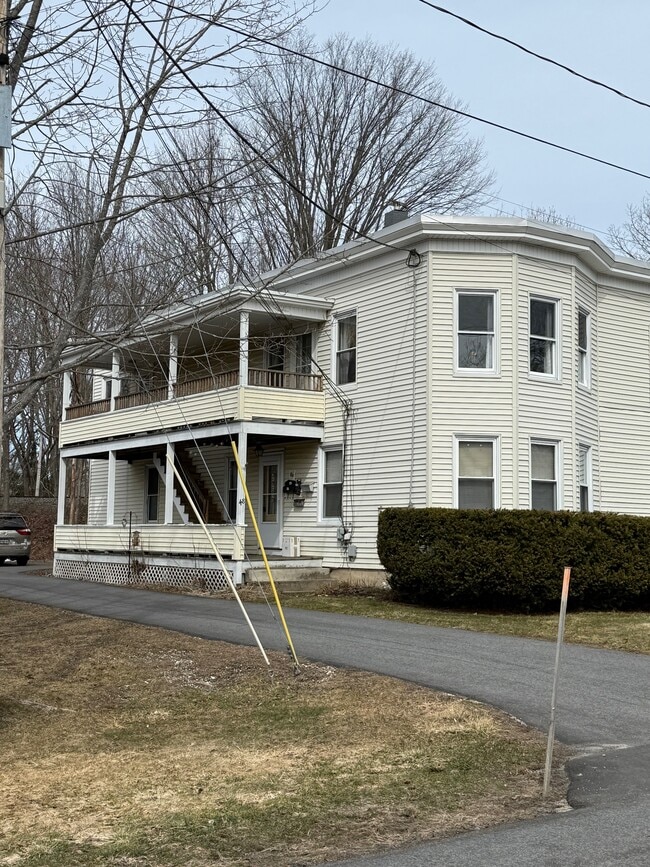 Photo - 48 Wakefield Ave Unidad 2R