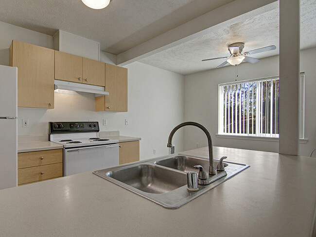 Building Photo - Deer Run Rental