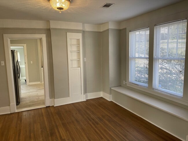 Photo - Adorable Hillcrest Bungalow with 3 bedrooms and 2 bathrooms.