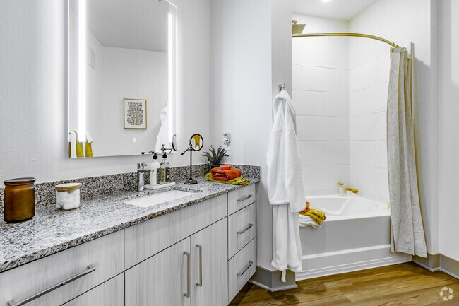 2 BR, 2 BA - 1,242 SF