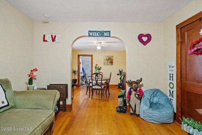 Photo - 301 S Main St