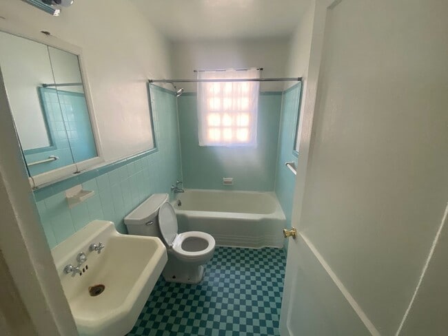 Photo - 2600 Spring Garden St