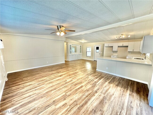 1252 Henderson Creek Dr