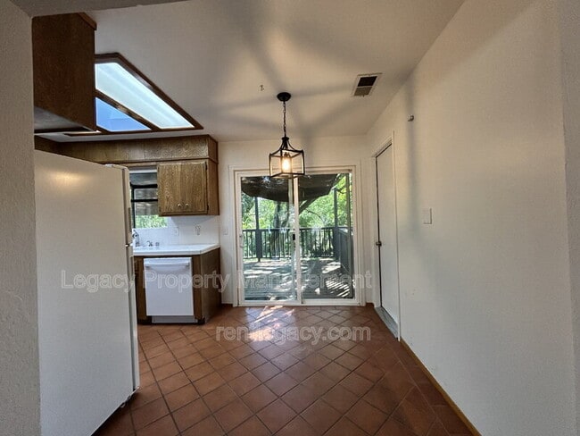 Photo - 209 Willow Ave