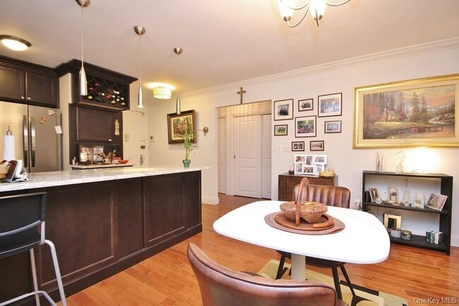 Photo - 1374 Midland Ave Unit 101