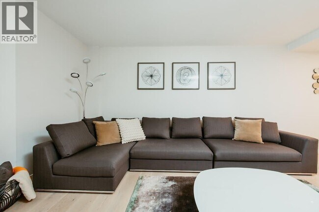 1455 Robson St Unit 407