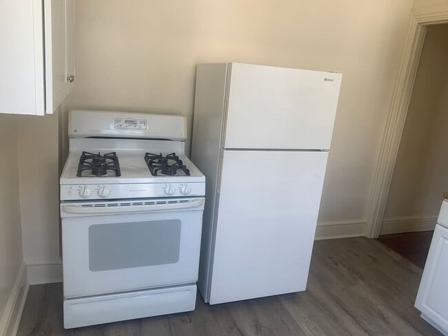 Photo - 3 Bedroom 2nd/3rd Floor Apartment York City SD