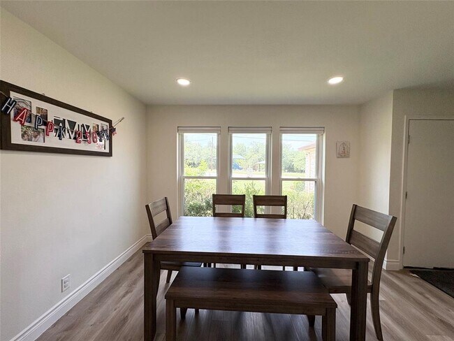 Photo - 1404 Cedar Park Dr