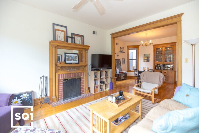 Photo - 1224 W Eddy St Unidad 2