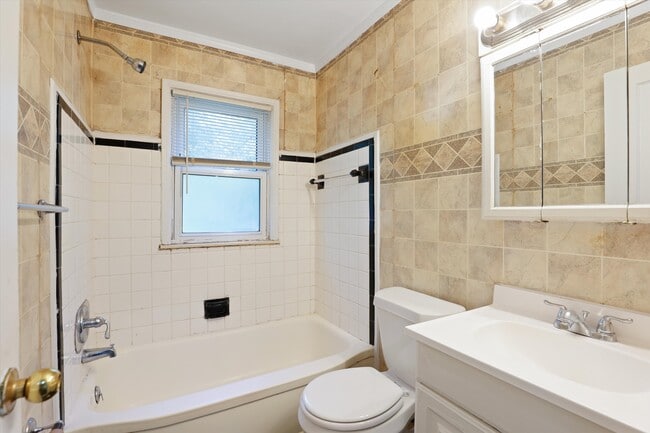 Photo - 19329 Stahelin Ave