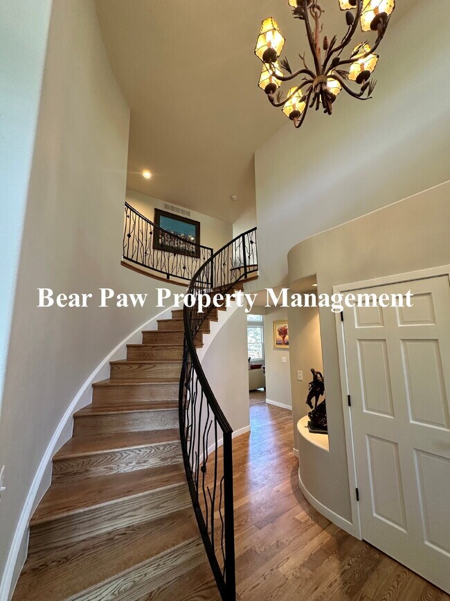Photo - Magnificent Home in The Ridge!!