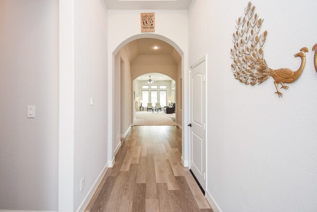 Building Photo - 28903 Creekside Bend Dr