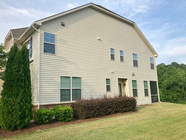 Photo - Beautiful 3 Bedroom, 2.5 bath with 2 Car Garage in Thompson Ridge!